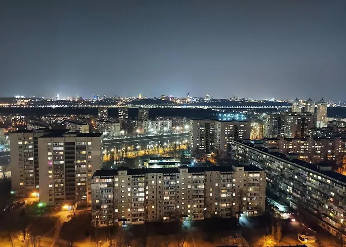 Студія З Неймовірним Краєвидом Біля М Лівобережна Ліфт Інтернет Працює