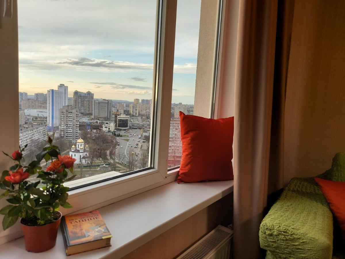 Apartament студія з неймовірним краєвидом біля м лівобережна ліфт інтернет працює Kijów